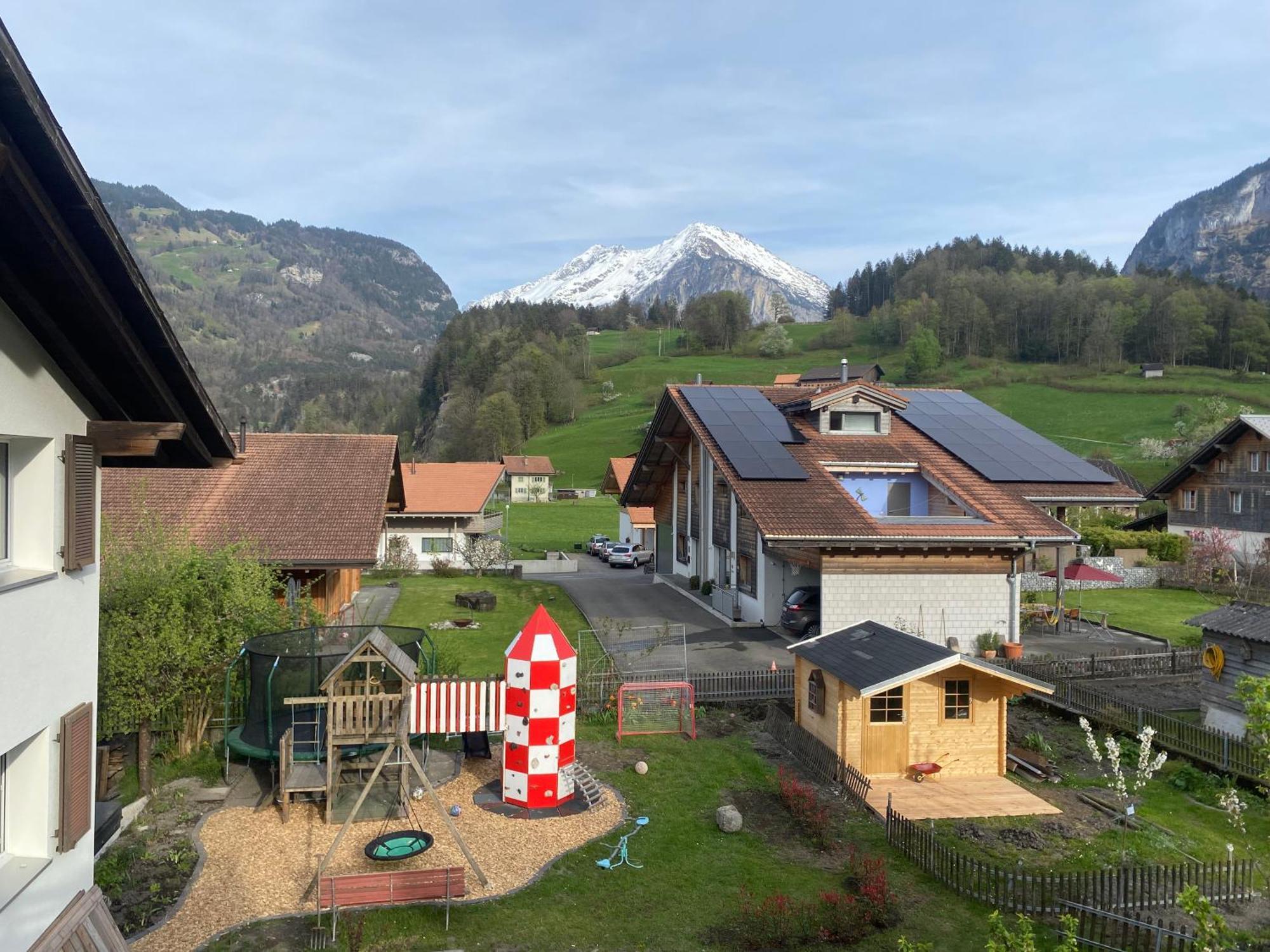 Spring Inn Apartments Meiringen Exteriör bild